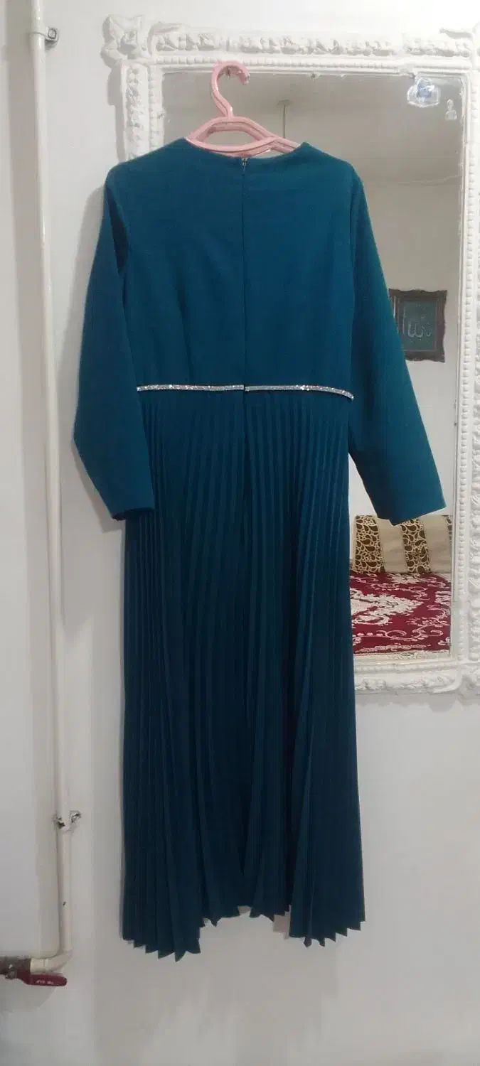 لباس مجلسی نو|لباس|ایوان, |دیوار