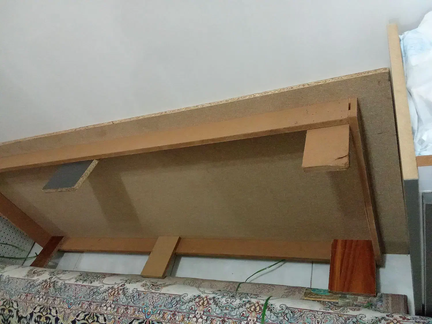 تخت دو نفره|تخت و سرویس خواب|رشت, حومه رشت|دیوار