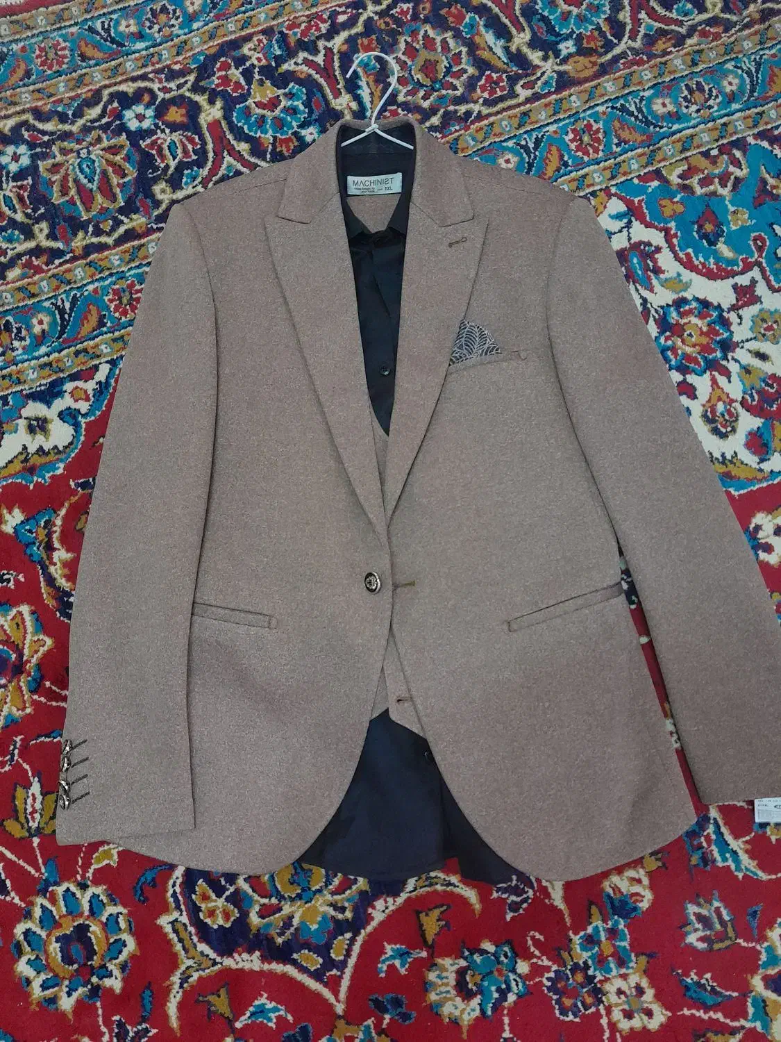 کت و شلوار زیبا|لباس|رشت, فلسطین|دیوار