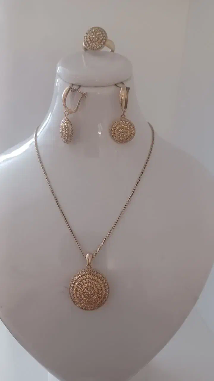 نیم ست آوا|جواهرات|قم, چهل درخت|دیوار