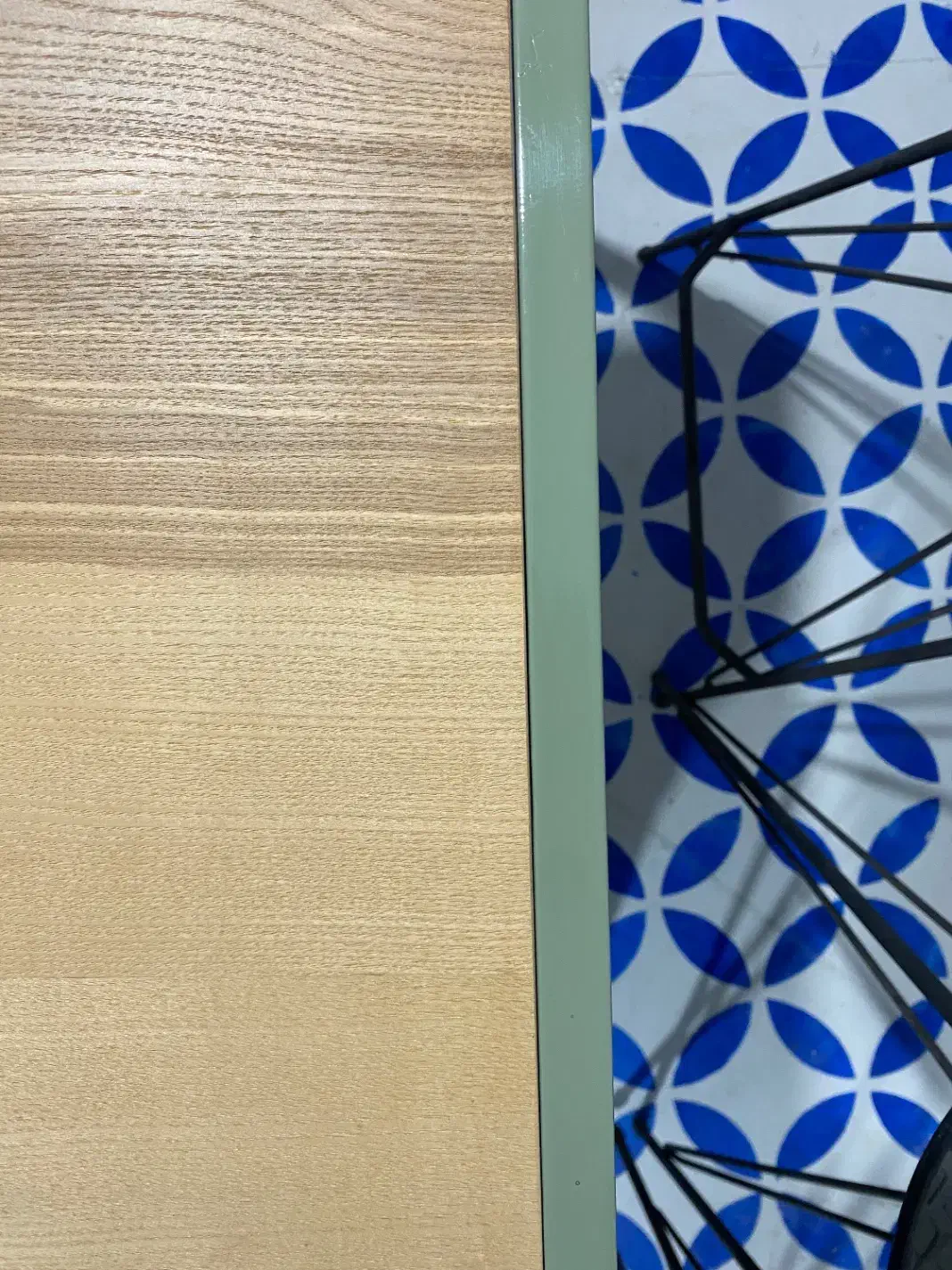 میز مینیمال همه کاره|میز تحریر و کامپیوتر|کرج, مجتمع صنفی صنعتی|دیوار