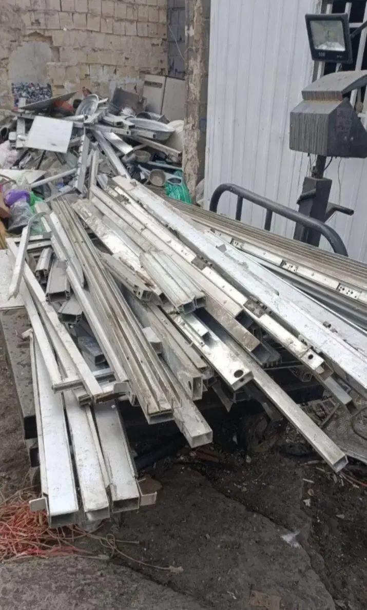 خرید وفروش ضایعات آهن چدن الومینیوم شوفاژ|عمده‌فروشی|مشهد, رضاشهر|دیوار
