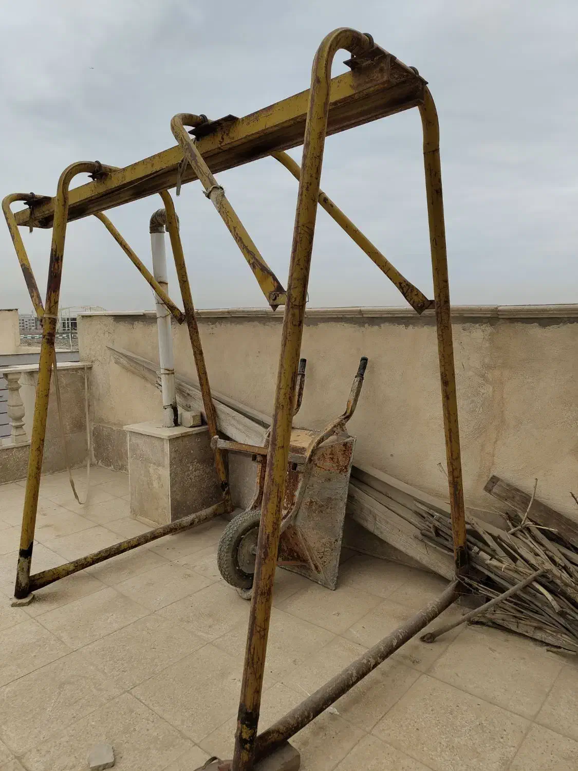 بالابرساختمانی|مصالح و تجهیزات ساختمان|اسلام‌شهر, شهرک واوان|دیوار