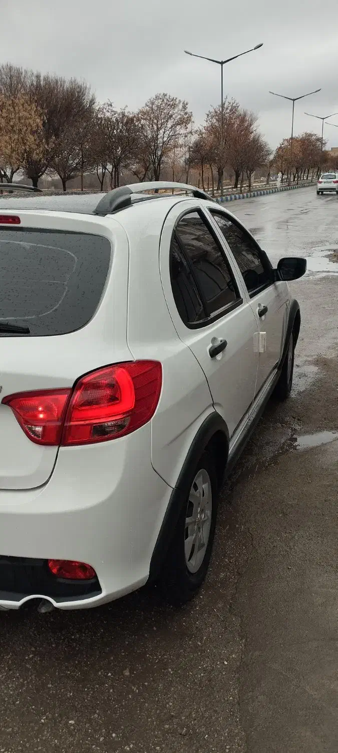 کوییک Rسفید مشکی پارس خودروی|خودرو سواری و وانت|هرسین, |دیوار