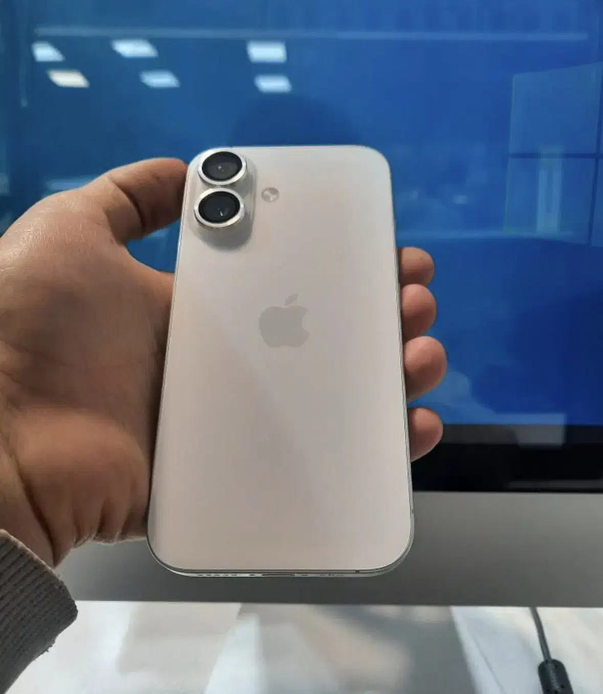 ایفون ۱۶ Ch ۱۲۸ هلث ۱۰۰ ریجستر|موبایل|تهران, فلسطین (میدان انقلاب)|دیوار