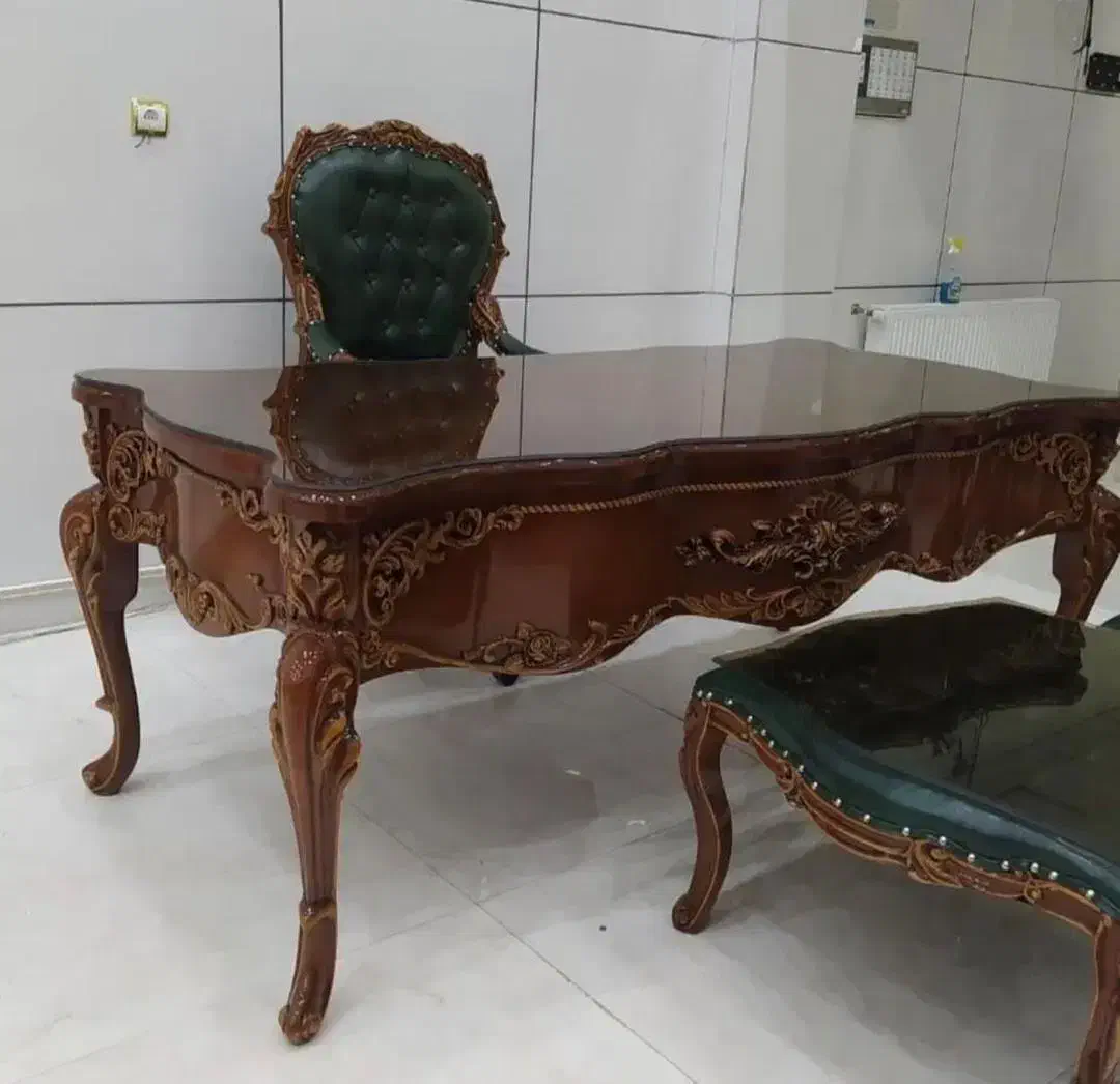 مبلمان اداری چوب و چرم شل پوست ماری|دفتر کار|قزوین, |دیوار