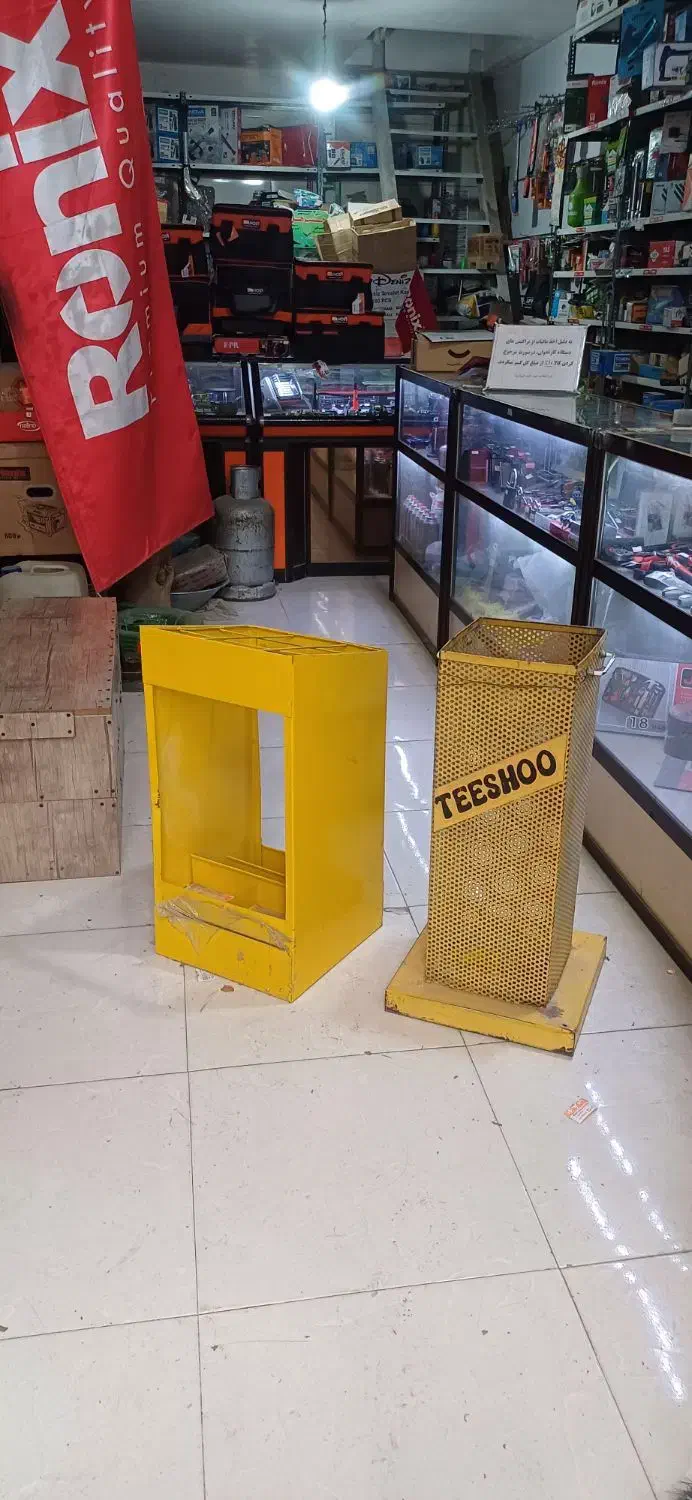 استند فروشگاهی لوازم نظافتی جارو و استند شیرآلات..|فروشگاه و مغازه|کرمانشاه, |دیوار