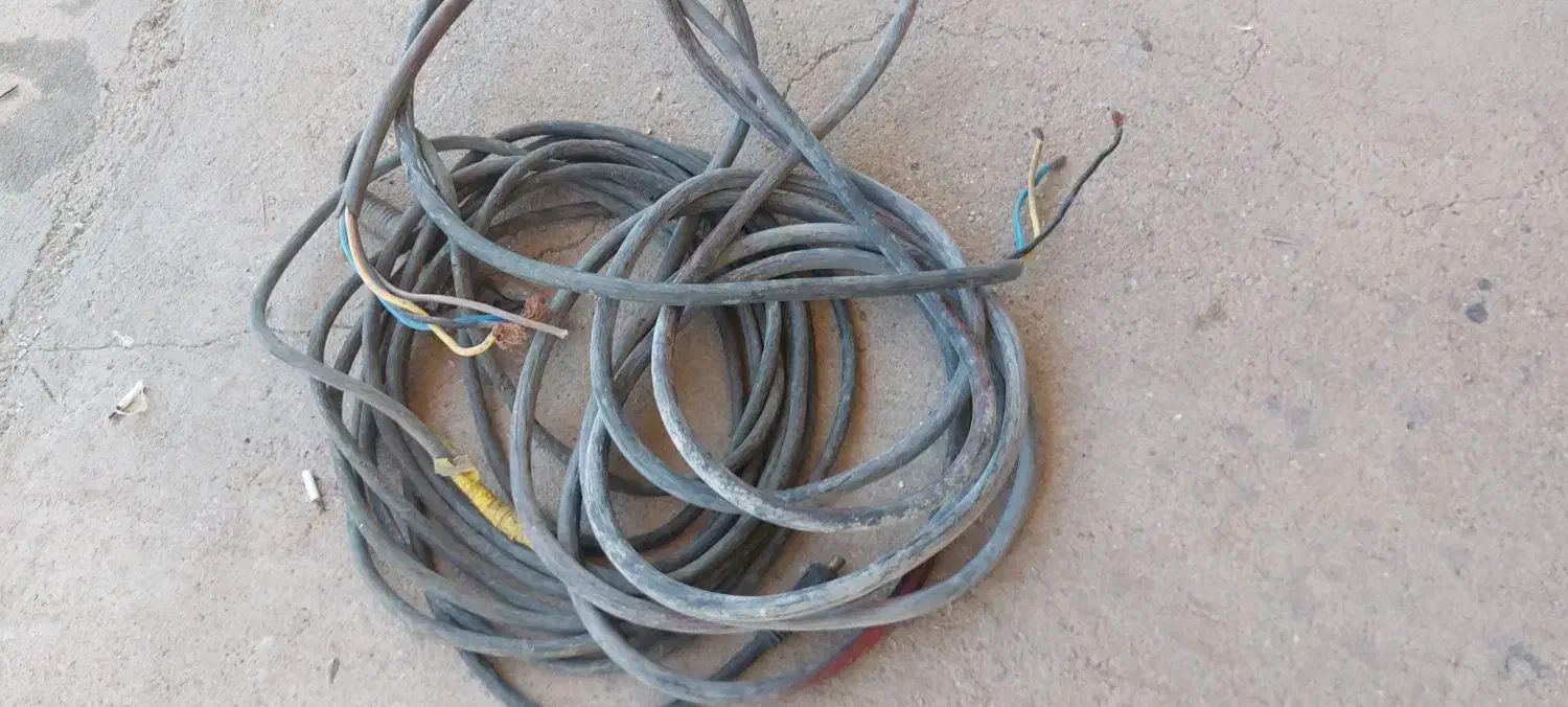 ۱۲متر کابل افشان ۴در۲۰ و ۱۴متر کابل ۱۶موتور جوش|مصالح و تجهیزات ساختمان|مسجد سلیمان, |دیوار