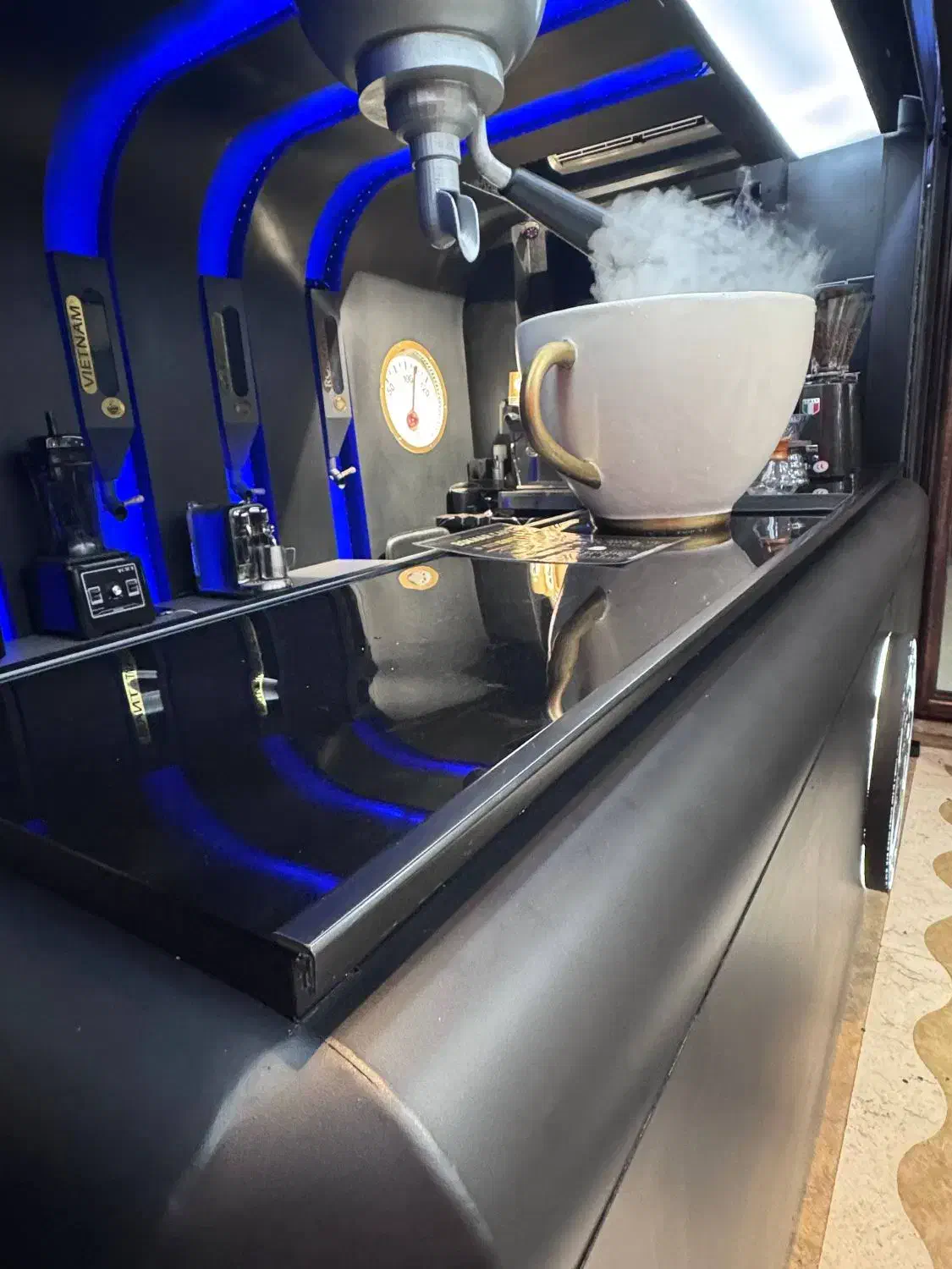 دکوراسیون داخلی/باز سازی ساختمان/دکور کافه وکابینت|خدمات پیشه و مهارت|تهران, صادقیه|دیوار