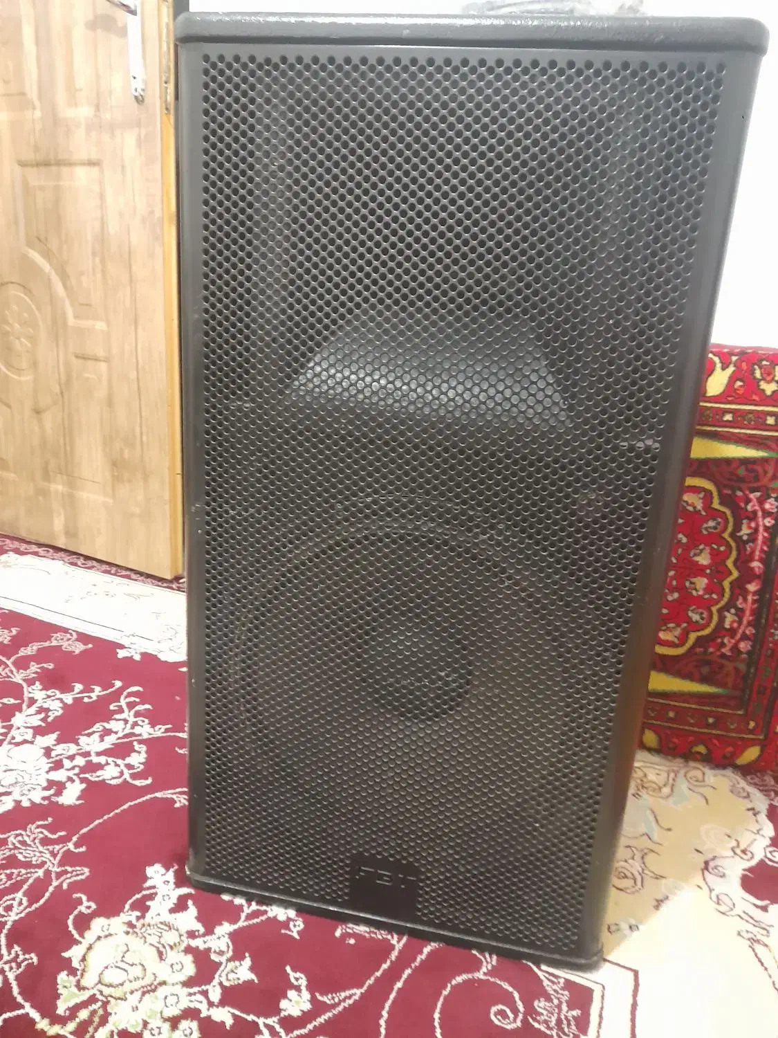 باند پستیو اف بی تی|صوتی و تصویری|قمرود, |دیوار