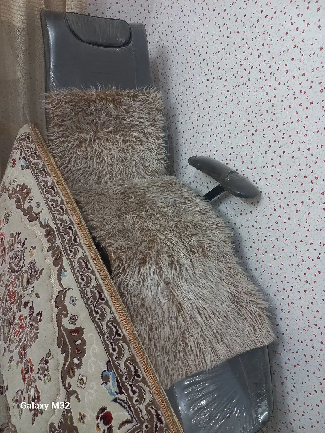 صندلی آرایشگاه|آرایشگاه و سالن‌های زیبایی|گلبهار, شهر جدید گلبهار|دیوار