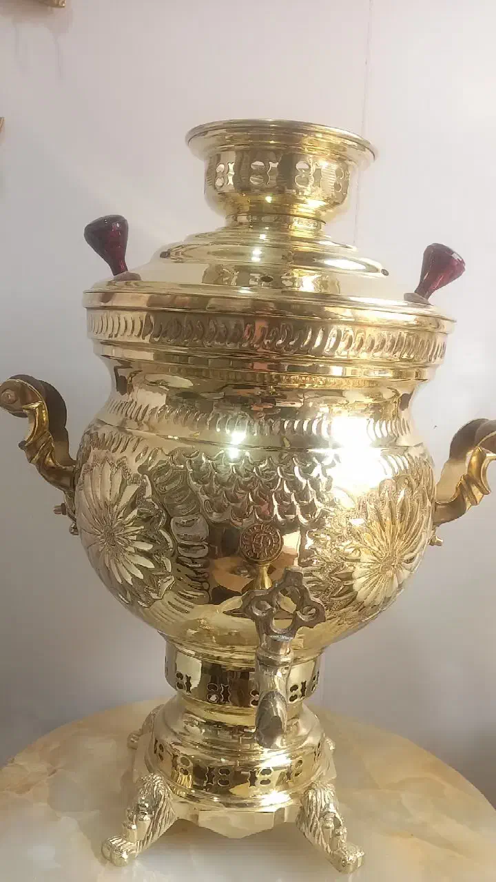 سماور برنجی زغالی ساده طرح دار آینه ۱۰ لیتری|صنایع دستی و سایر لوازم تزئینی|رباط‌کریم, شترخوار|دیوار