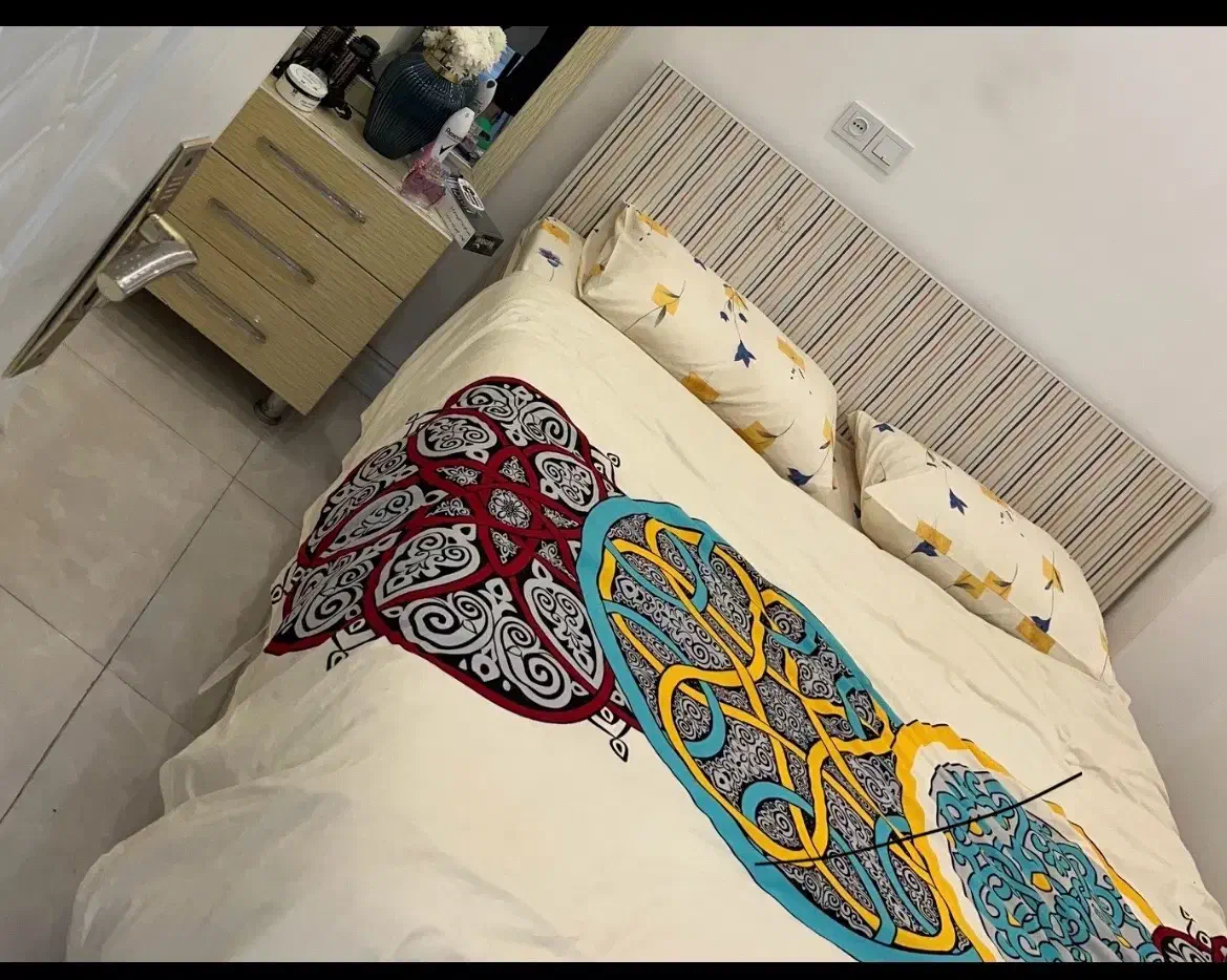 فروش تخت کنار تختی و اینه خوشخواب دو نفره ۵ تومن|تخت و سرویس خواب|بابلسر, |دیوار