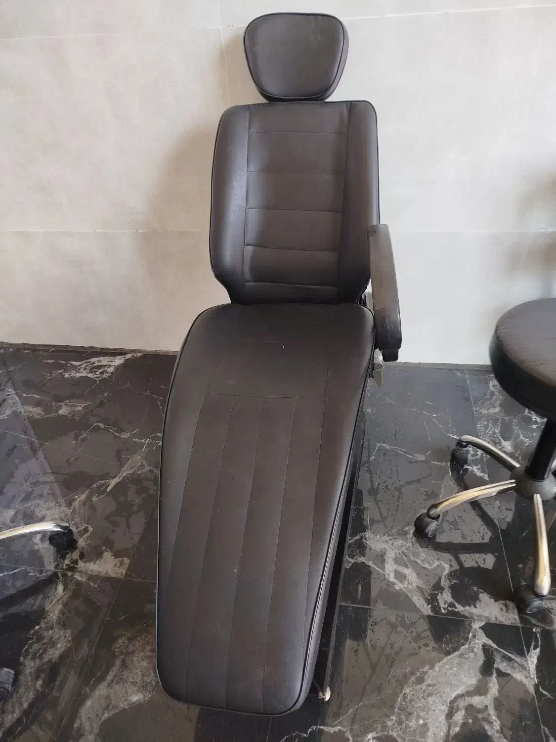 صندلی اصلاح . ترولی . وسایل آرایشگاه|آرایشگاه و سالنهای زیبایی|شیراز, کوشک میدان|دیوار