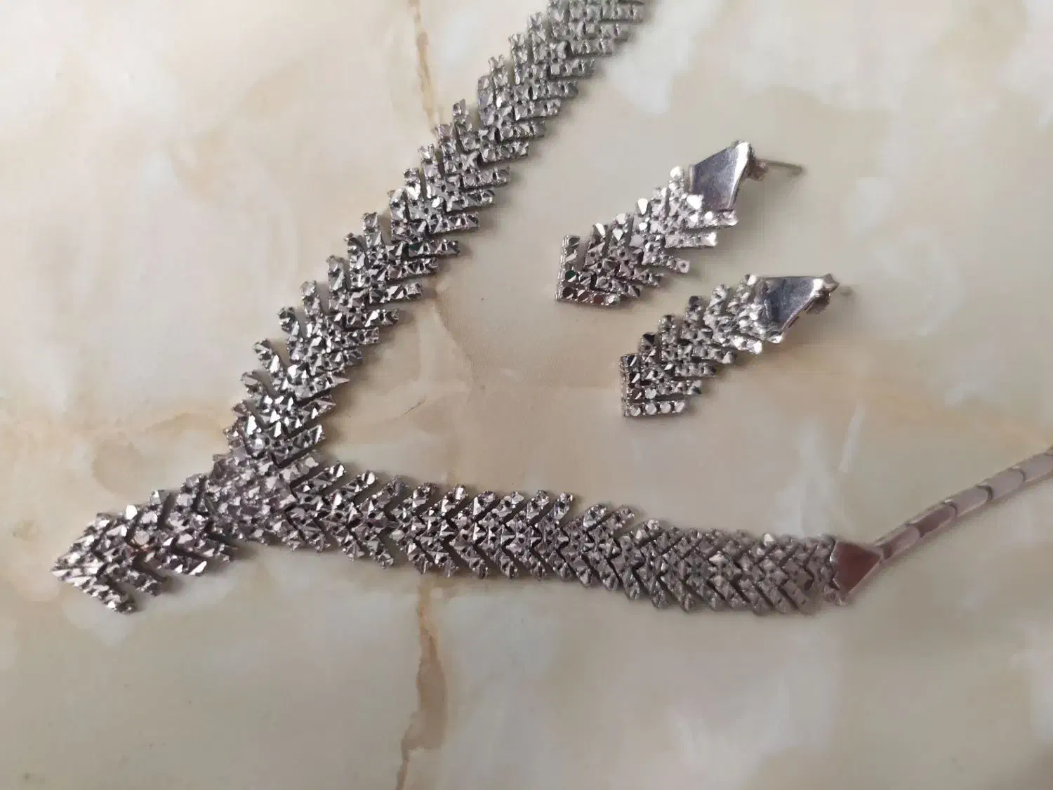 پایه +250|جواهرات|اسلامآباد غرب, |دیوار