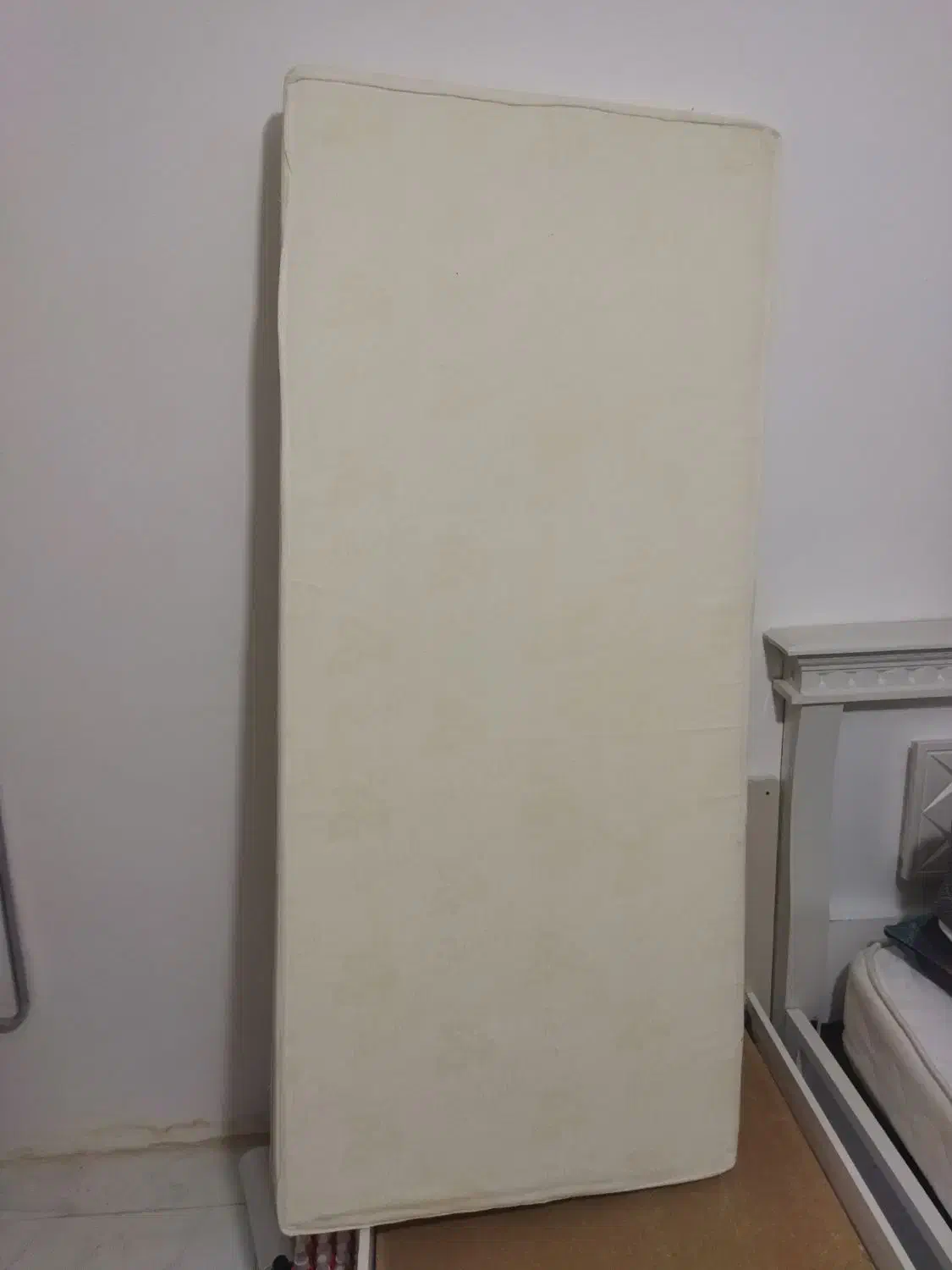 تشک نوجوان|تشک تختخواب|تربت‌حیدریه, دیزقند|دیوار