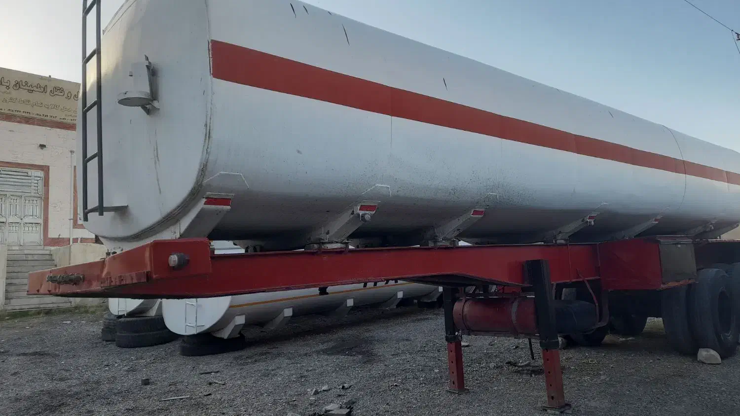 فروشی|ماشین‌آلات صنعتی|حمیل, |دیوار