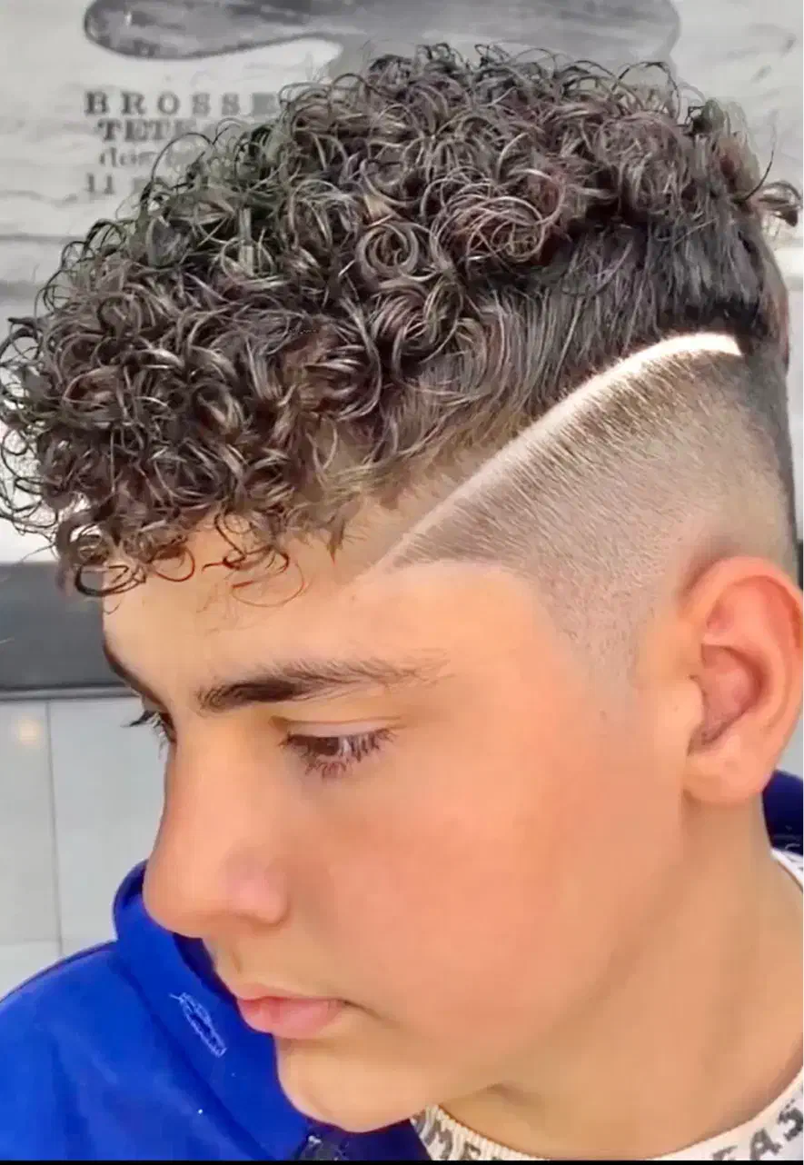 فر موی آقایان کودکان/ فر شش ماهه/فر دائم/آموزش|خدمات آرایشگری و زیبایی|اصفهان, عباسآباد|دیوار