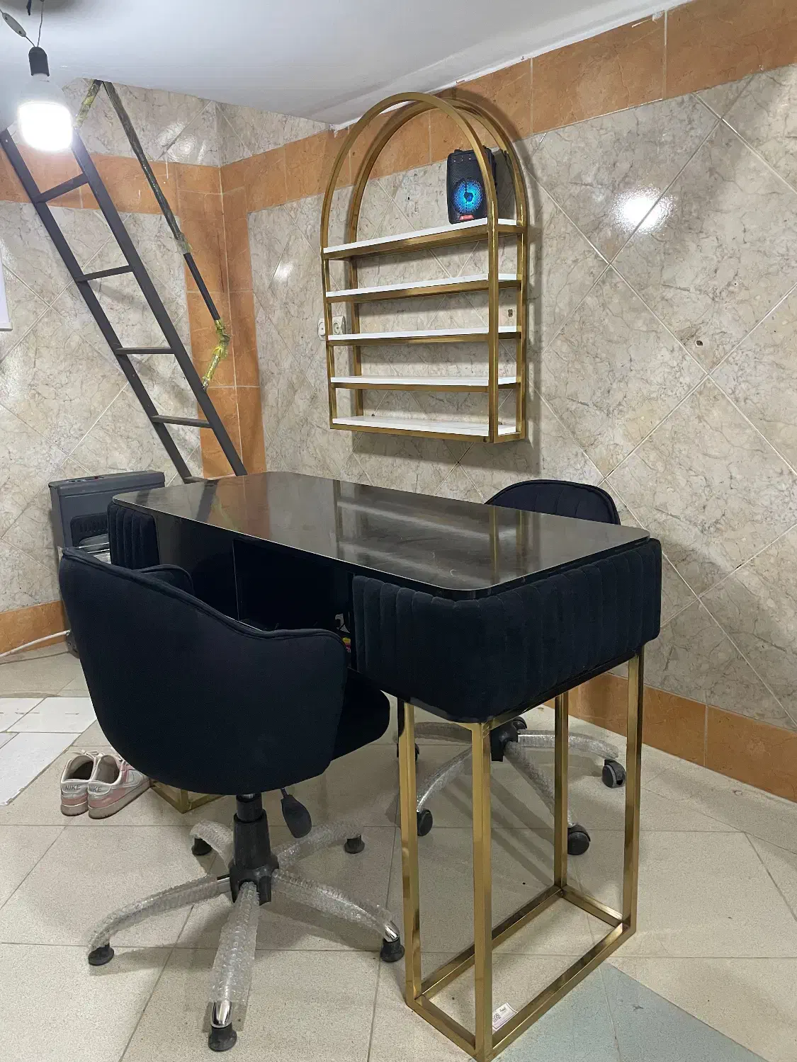 به پرسنل ناخن کار مژه کار و رنگ کار نیازمندیم|استخدام درمانی، زیبایی، بهداشتی|کرج, خرمدشت|دیوار