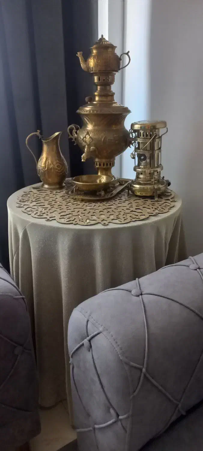 میز خاطره همراه با سماور زغالی و چراغ برنز|کلکسیون اشیاء عتیقه|فردیس, شهرک شهید حسینی|دیوار