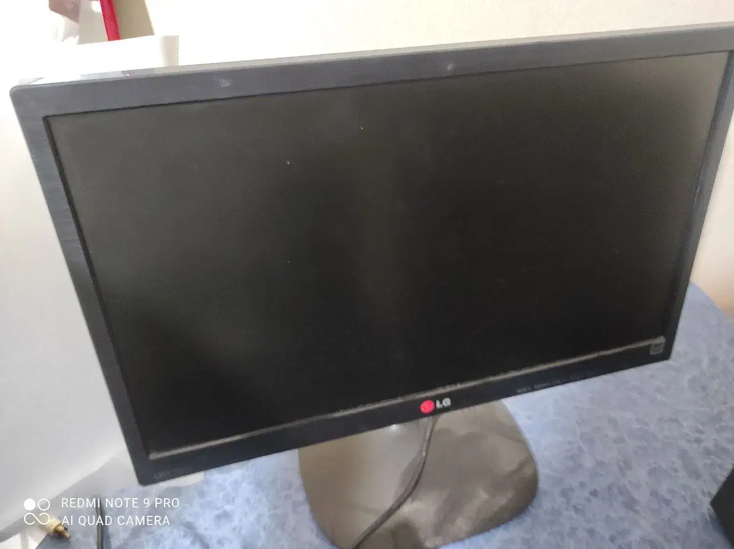 مانیتور و اسپیکر|قطعات و لوازم جانبی رایانه|میانه, |دیوار