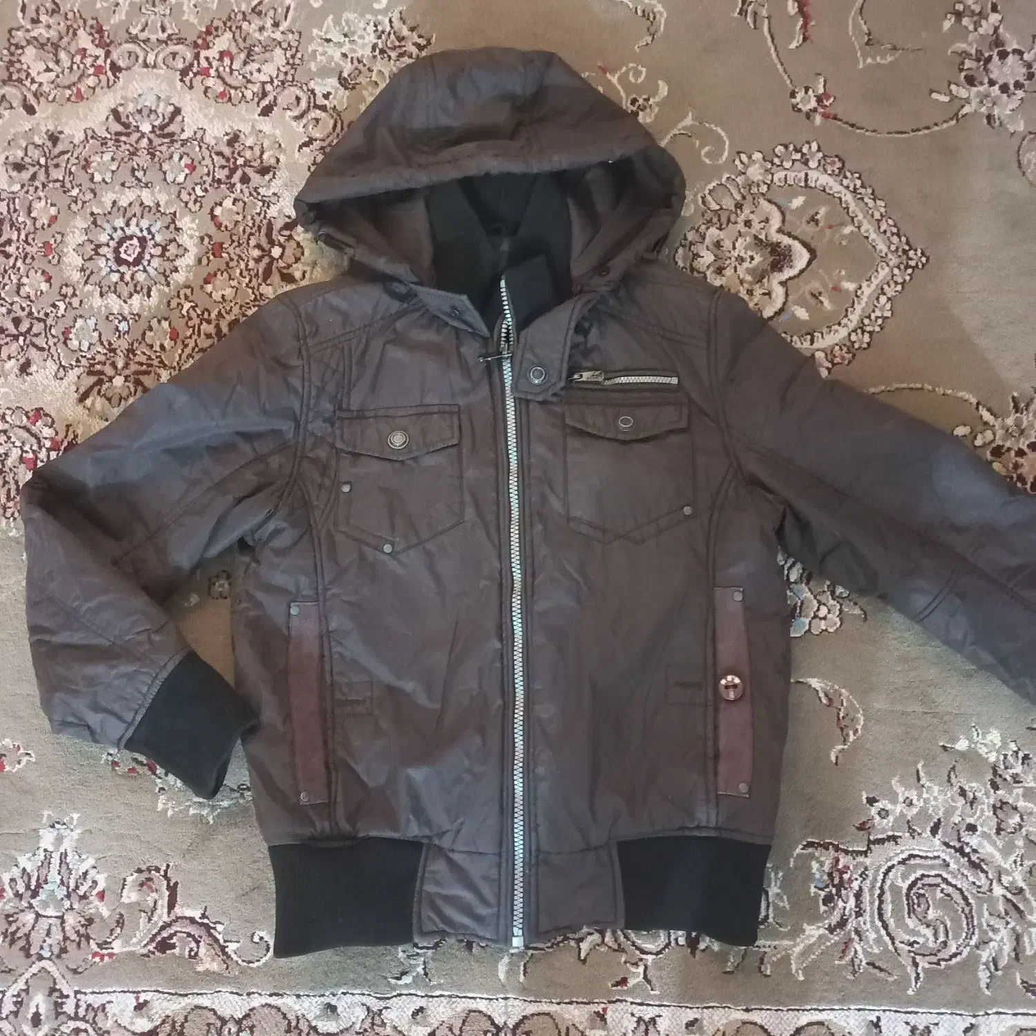 کاپشن نو|لباس|کرباسک, |دیوار