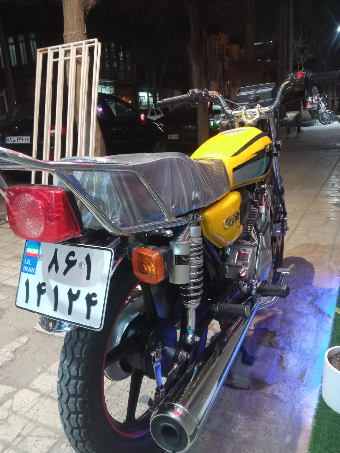 پرواز 200|موتورسیکلت|مشهد, حیدرآباد|دیوار