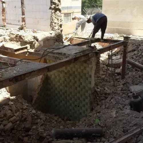 تخریب کاری شیار زنی کاشی کاری چسبی ملاتی بنای|خدمات پیشه و مهارت|اصفهان, خواجو|دیوار