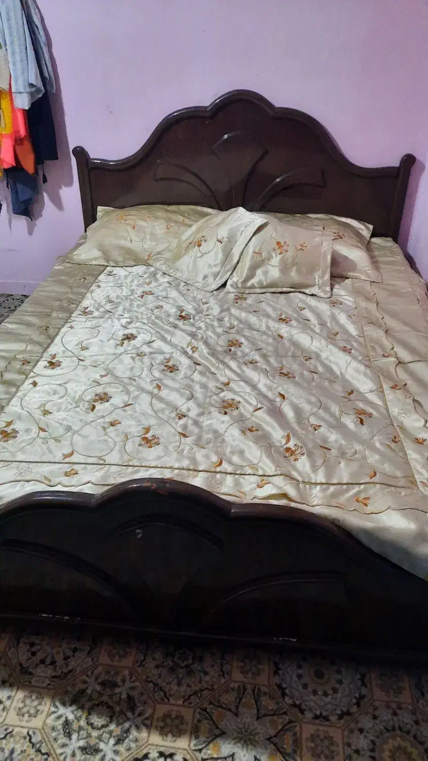 تخت خواب ۲نفره ومیز ناهارخوری طرح اپل سالم|تخت و سرویس خواب|مسجد سلیمان, |دیوار