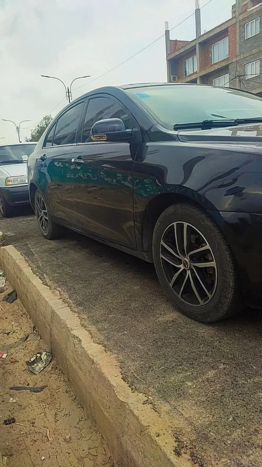 جیلی امگراند ۲۰۱۳مشکی۱۸۰۰cc|خودرو سواری و وانت|گنبد کاووس, |دیوار