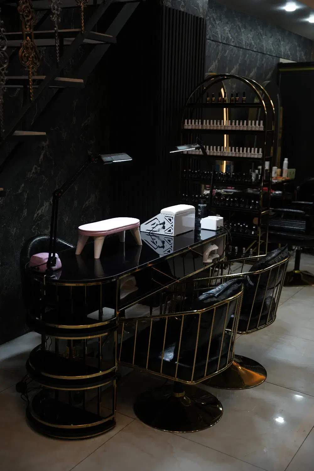 اجاره صندلی درلوکس ترین سالن اندیشه فاز۱ شهرک مریم|خدمات آرایشگری و زیبایی|اندیشه, شهرک مریم|دیوار