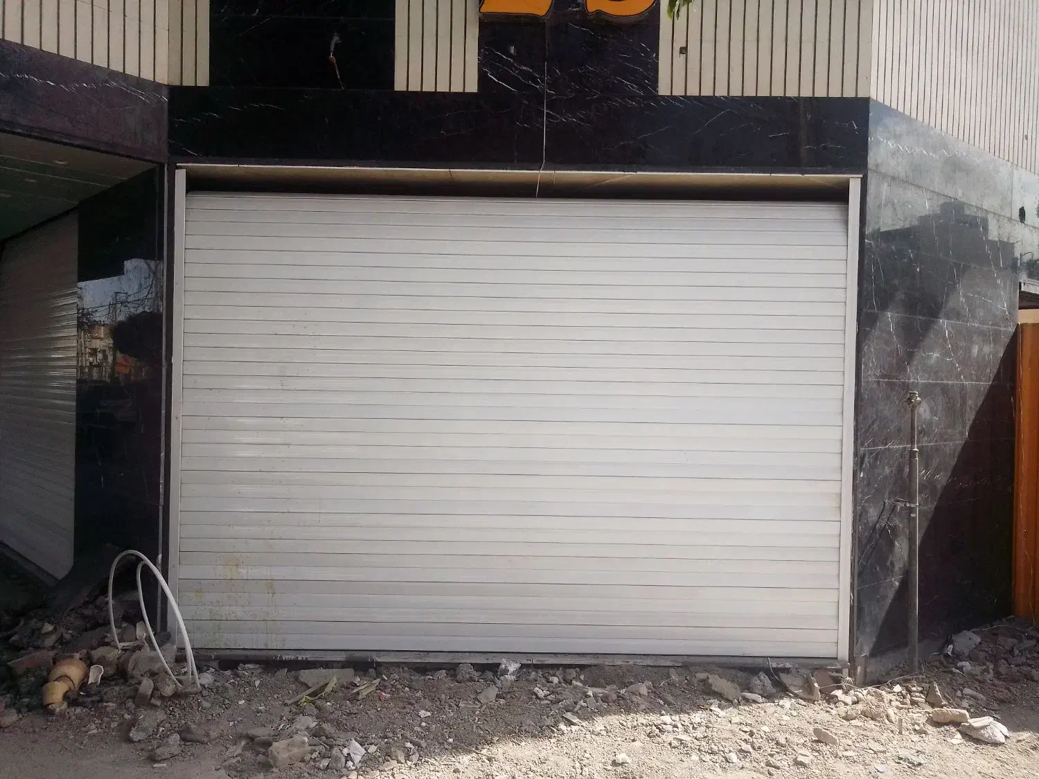 تهیه نصب تعمیرشیشه های سکوریت و کرکره های برقی|خدمات پیشه و مهارت|فولادشهر, مسکن مهر فولادشهر|دیوار