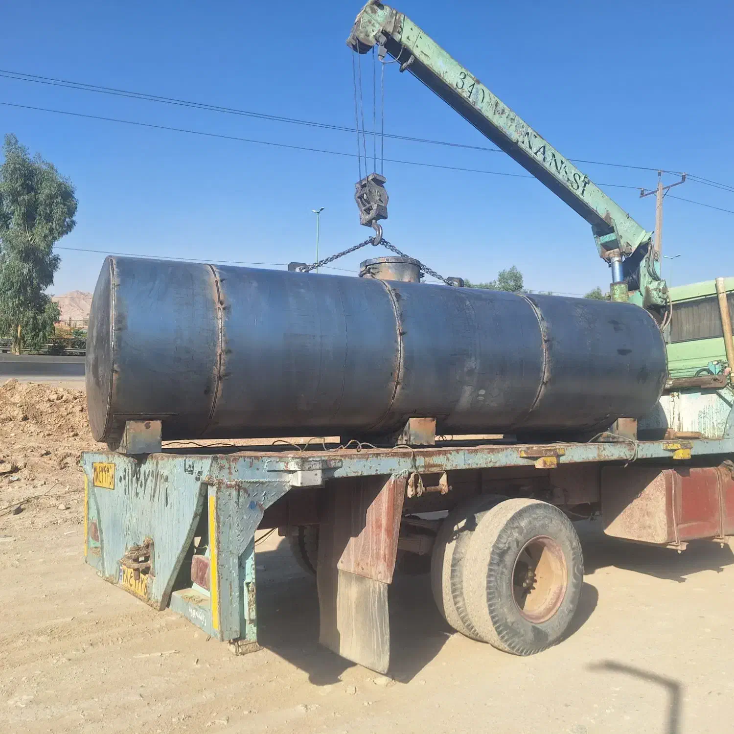 تانکر مخصوص داخل اتاق خاورو تریلی تراکتور|مصالح و تجهیزات ساختمان|اصفهان, گورت|دیوار