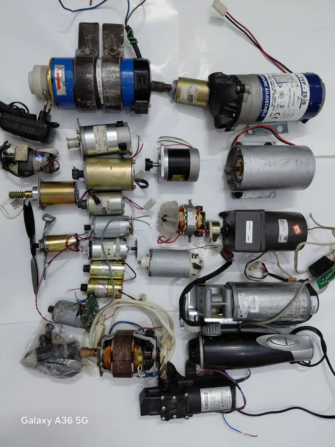 ارمیچر|ابزارآلات|مشهد, رده|دیوار