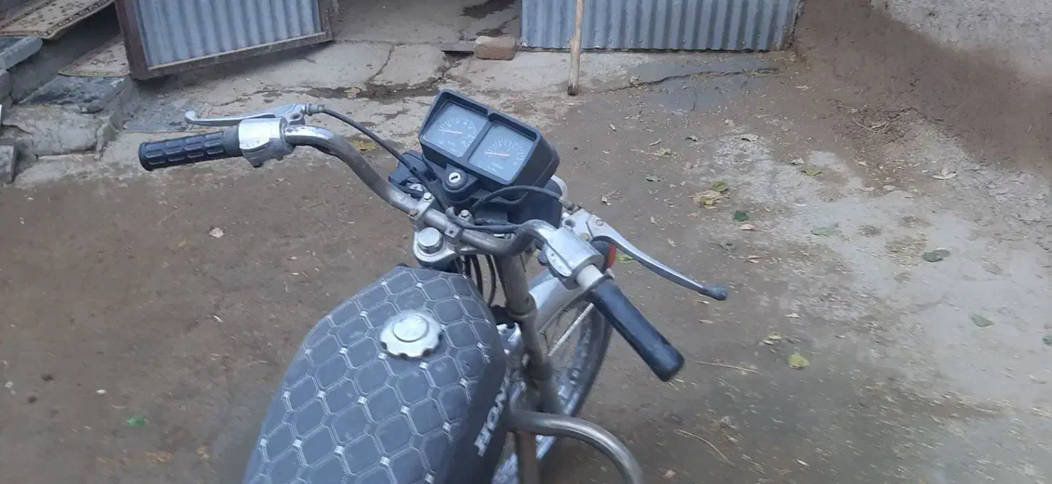 موتور ۱۲۵  سی سی به فروش مرسد|موتورسیکلت|سنقر, |دیوار