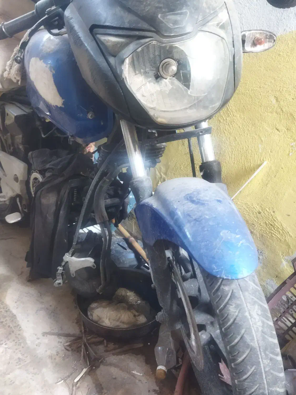 باجاج ۲۲۰یوجی فور ب قیمت عالی|موتورسیکلت|امیرکلا, |دیوار