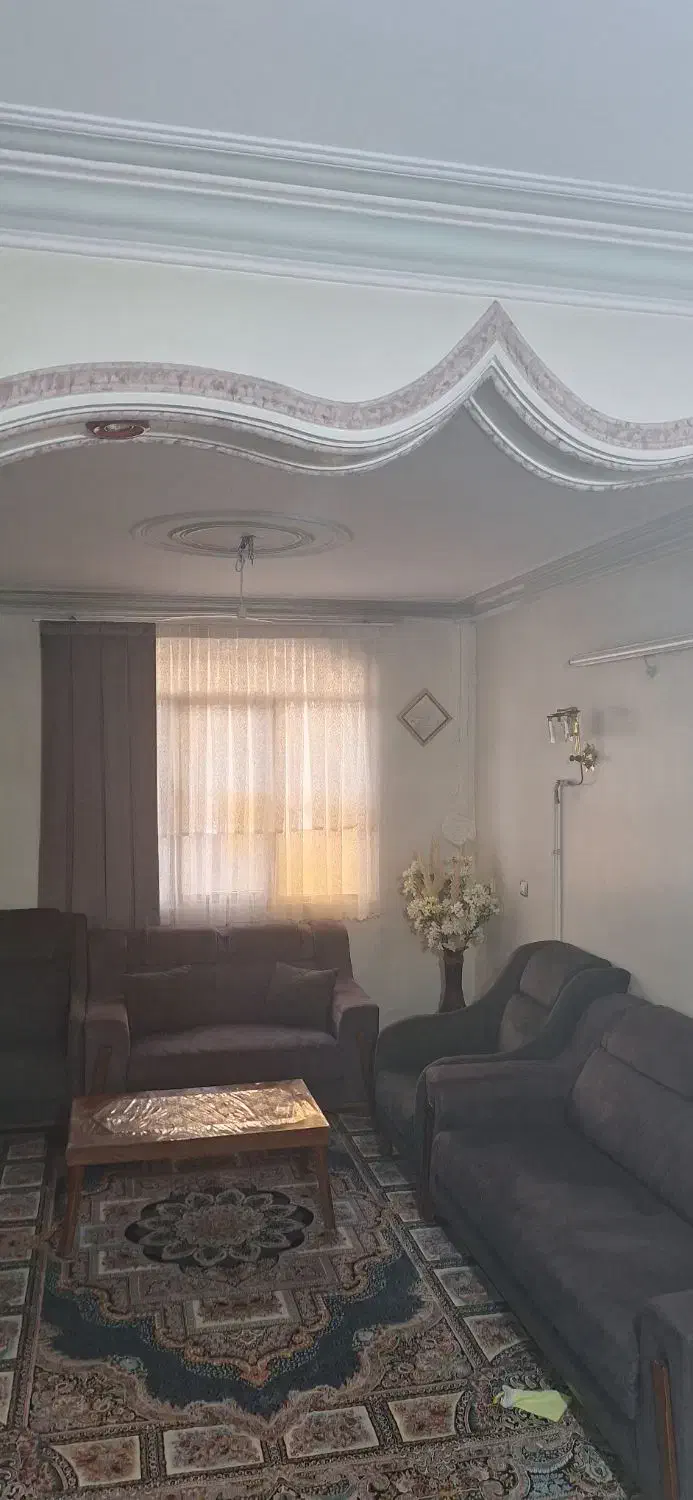 مبل ۹ نفره در حد نو|مبلمان خانگی و میز عسلی|تهران, کرمان|دیوار