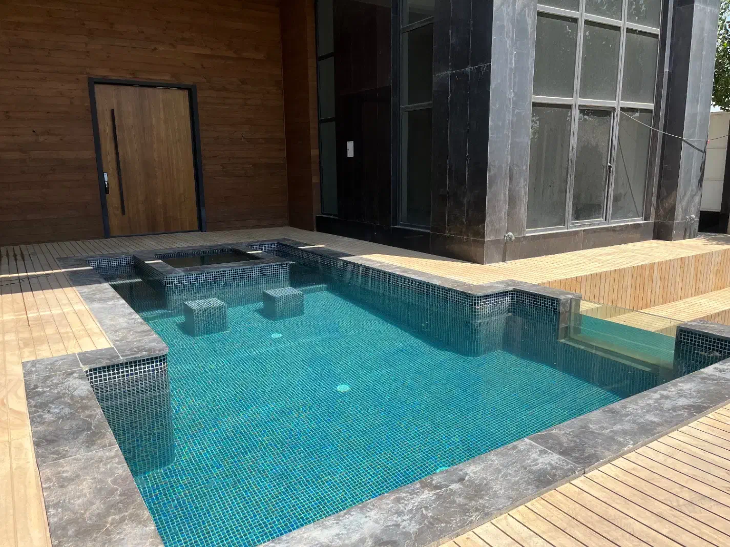 فروش ویلا تریپلکس فول امکانات|فروش خانه و ویلا|هشتگرد, شهرک اقدسیه|دیوار