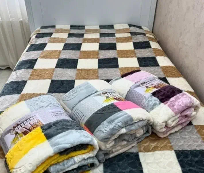 پتو ماندانا|رختخواب، بالش، پتو|باغ بهادران, |دیوار