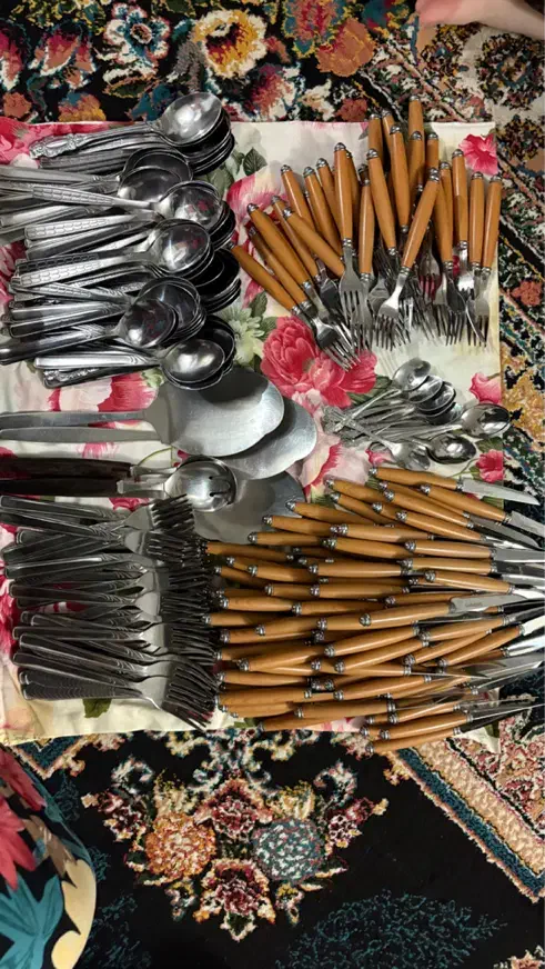 فروش قاشق،چنگال و چاقو نو نزدیک ۳۰۰تیکه جدا و یکجا|ظروف سرو و پذیرایی|محمودآباد, |دیوار