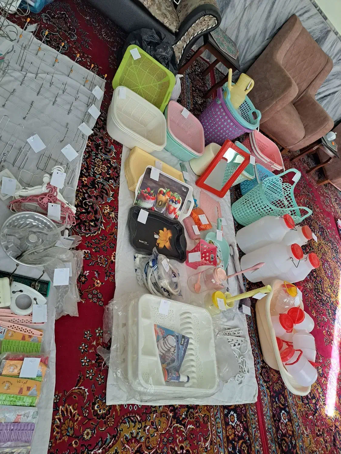 ظرف، لوازم، گلدان|ظروف نگهدارنده، پلاستیکی، یک‌بارمصرف|قوچان, |دیوار