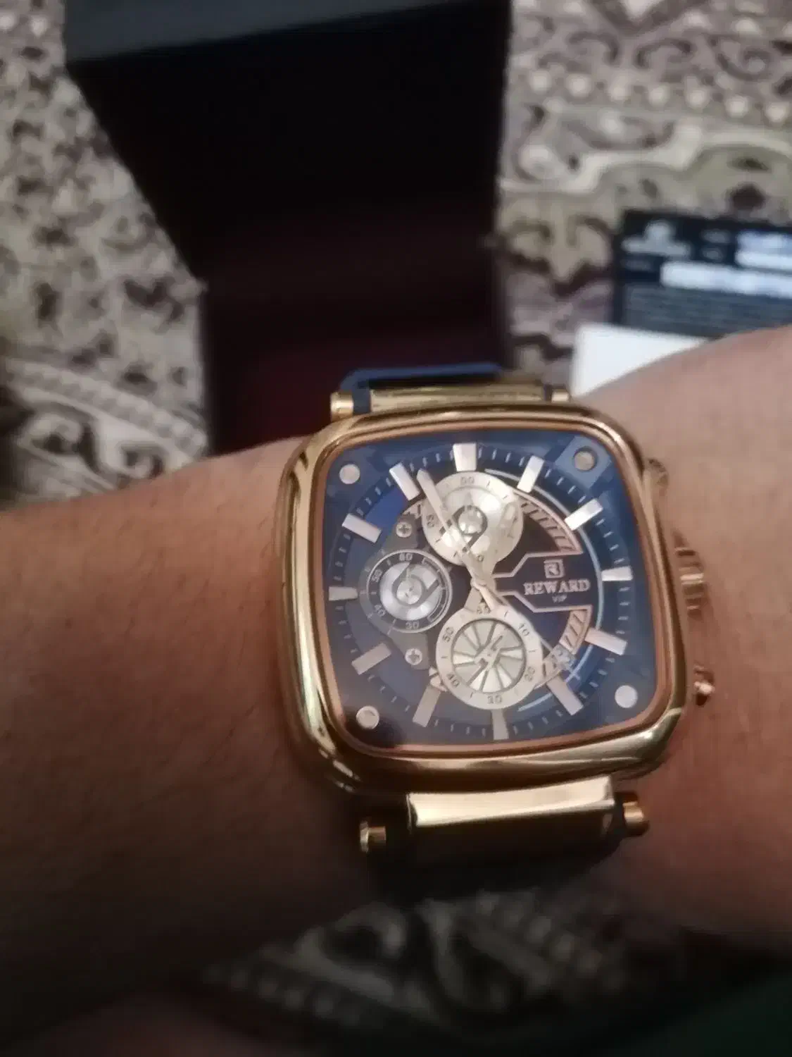 ساعت ریوارد|ساعت|تهران, خواجه نظام الملک|دیوار