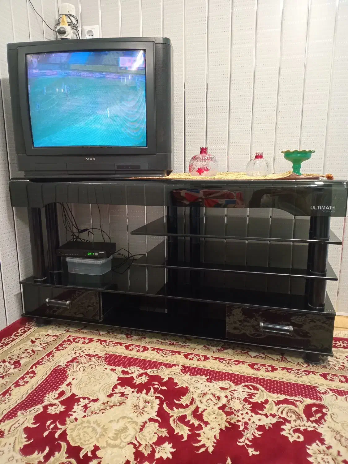 تلویزیون ۲۴ اینچ|تلویزیون و پروژکتور|فومن, |دیوار