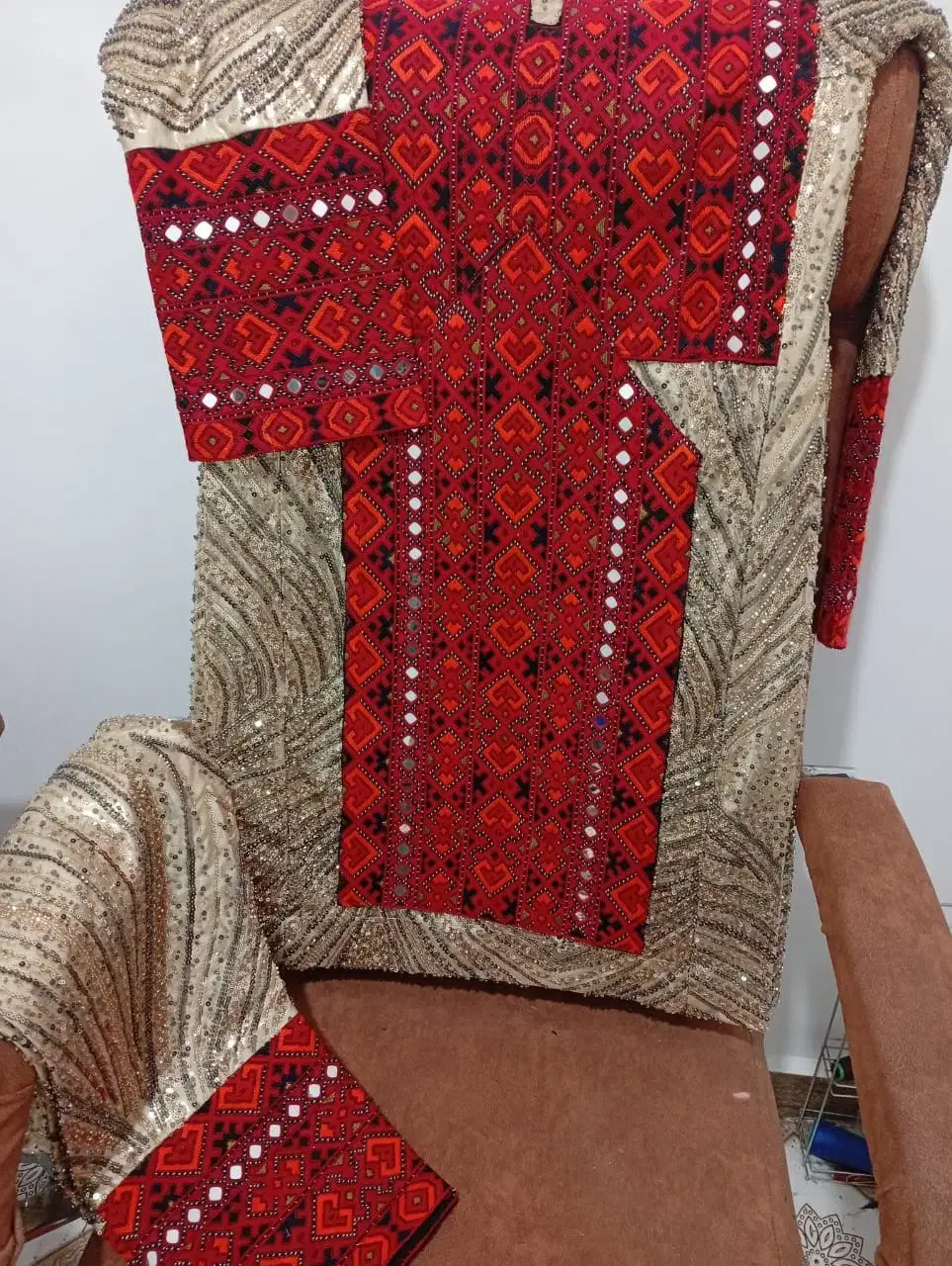 خیاط شیبا|لباس|هیرمند, |دیوار