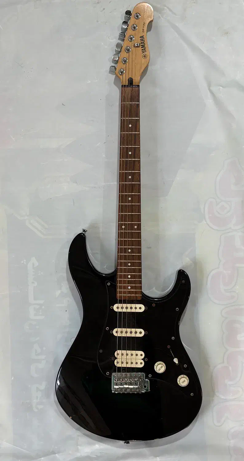 فروش گیتار کارکرده در حد نو (بدنه سالم)|گیتار، بیس، امپلیفایر|آمل, |دیوار