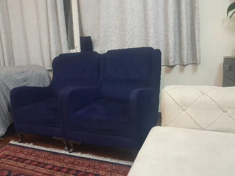 مبل هفت نفره کرم و سورمه ای|مبلمان خانگی و میز عسلی|قم, سالاریه|دیوار