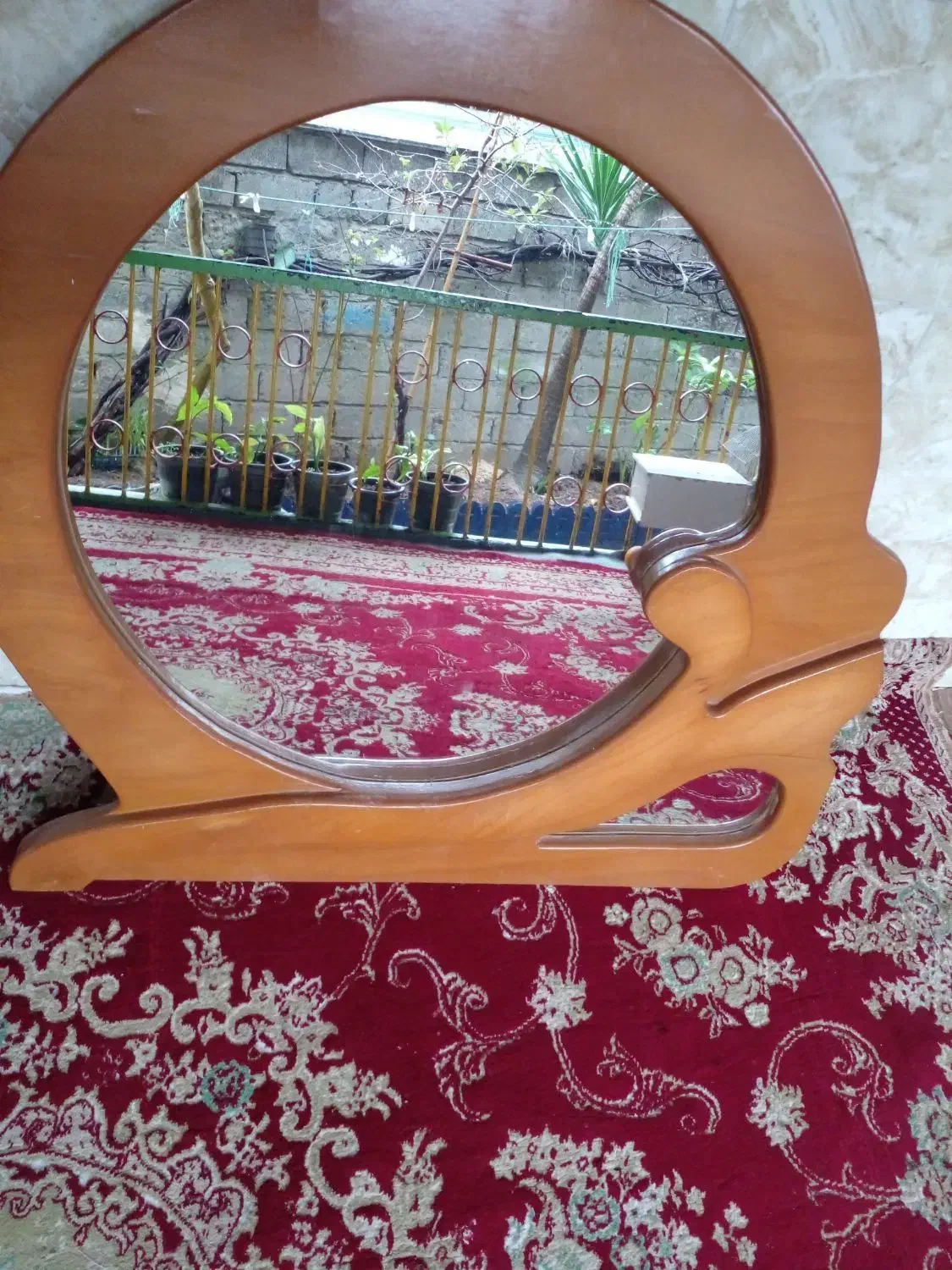 اینه|آینه|لشت نشا, |دیوار