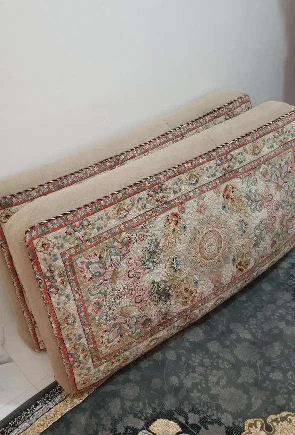 پشتی ۱۲۰۰شانه گل برجسته اعلا|پشتی|تبریز, |دیوار