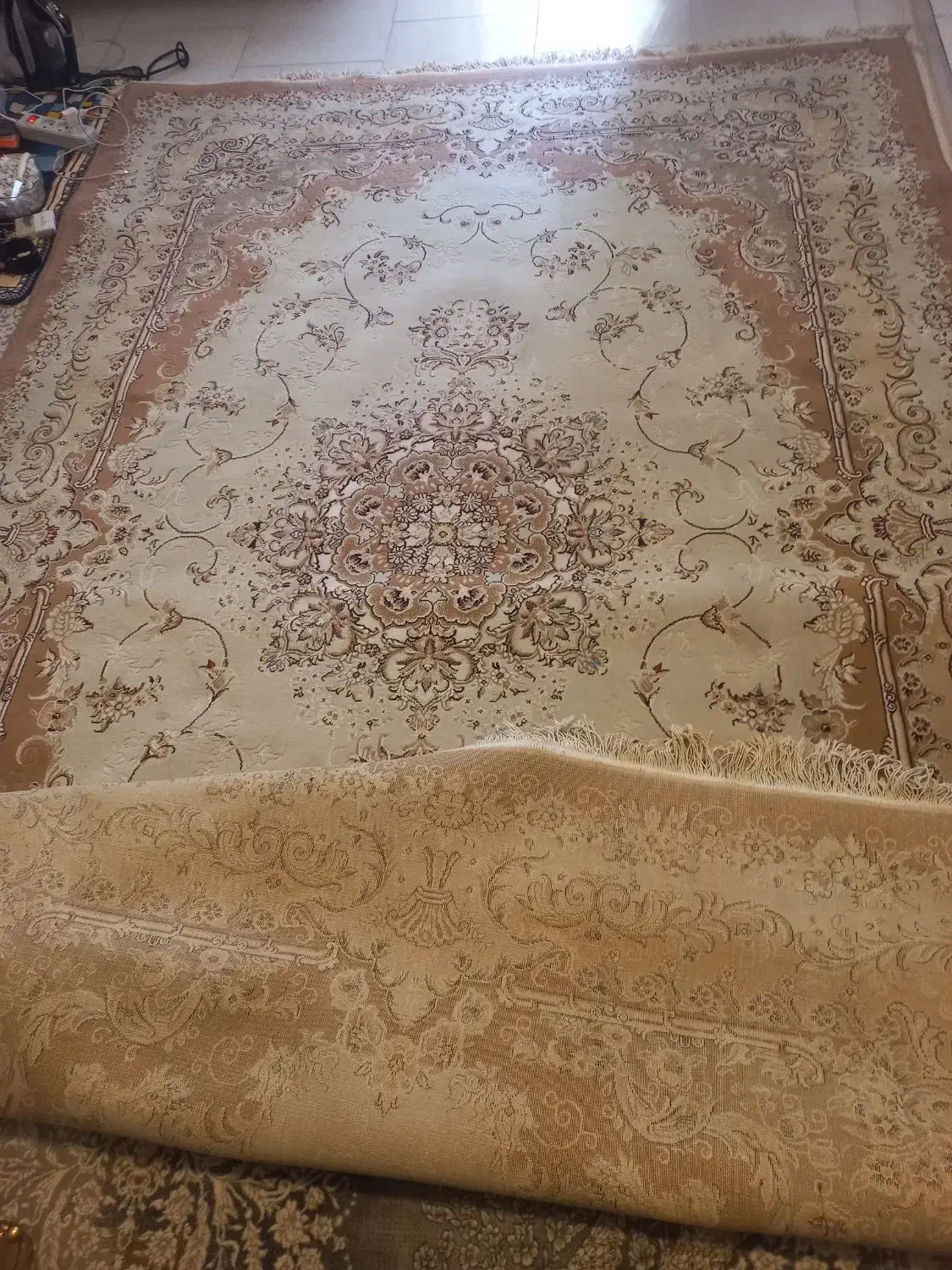 به علت جابه جای|فرش|هشتگرد, شهرک آفتاب|دیوار