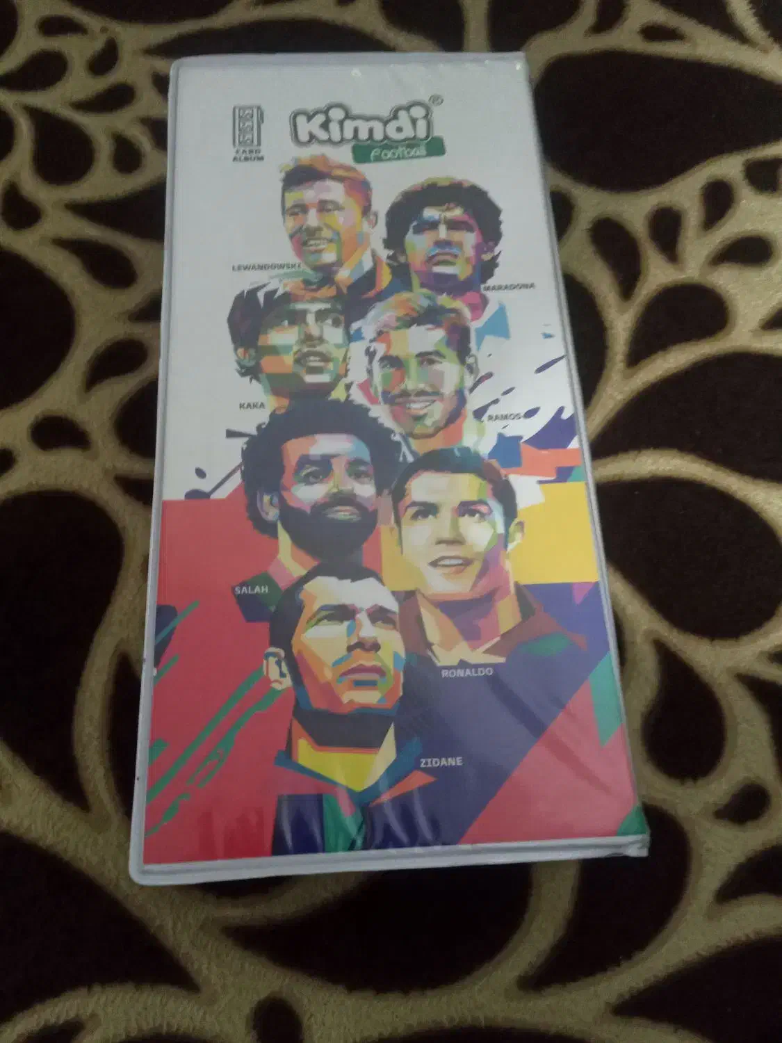 کیمدی|اسباببازی|ابریشم, |دیوار